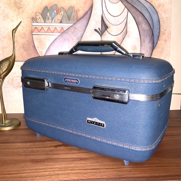Vintage Handbags - v i n t a g e :: 60s Train Case Carry On Bag Vanity Case